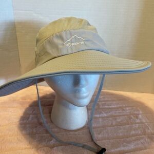 Light Beige Wide Brim Outdoor Sun Hat with Chin Strap